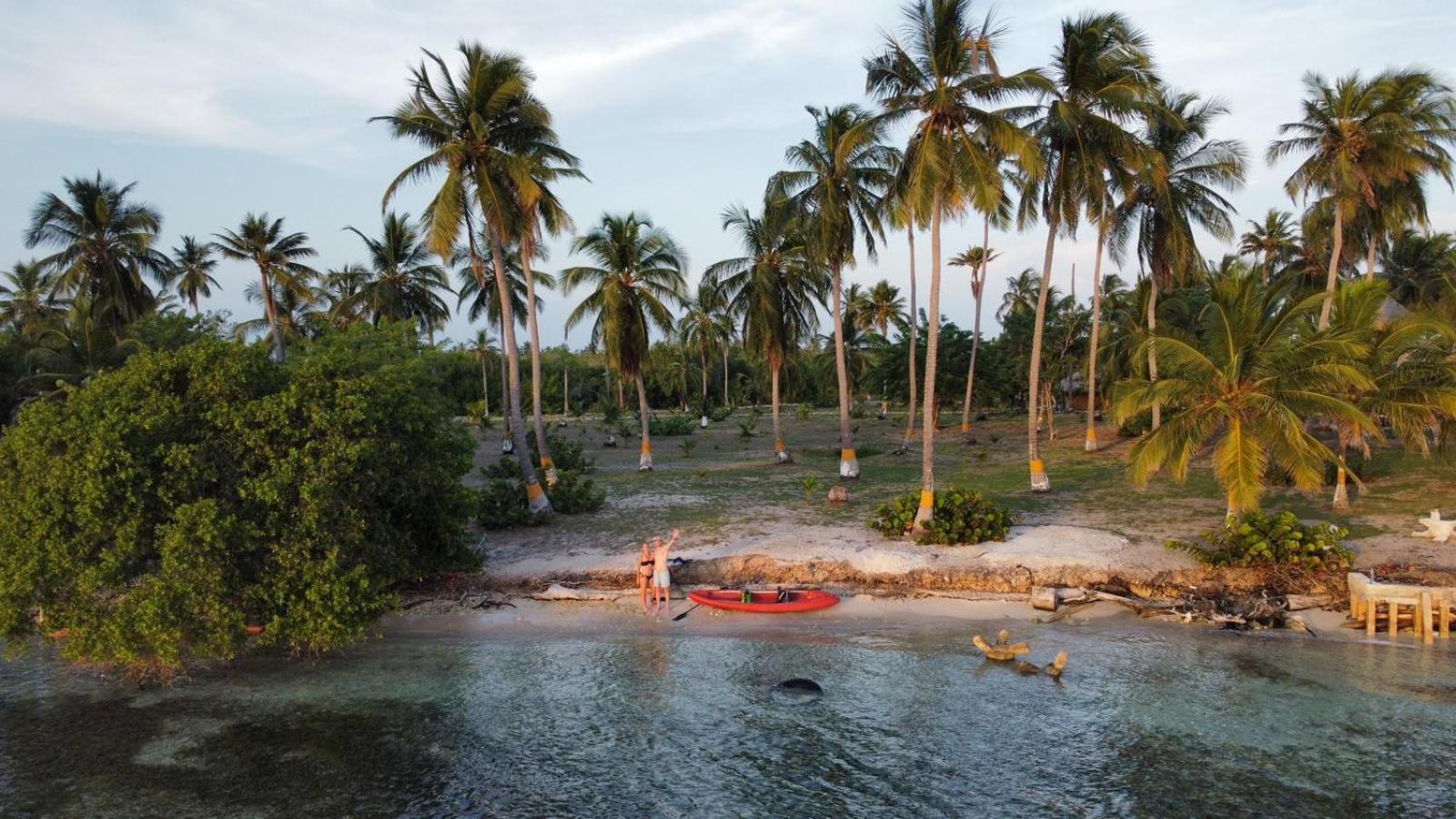 Santa Lova Eco-Hostel Isla Tintipan Tintipan Island Luaran gambar